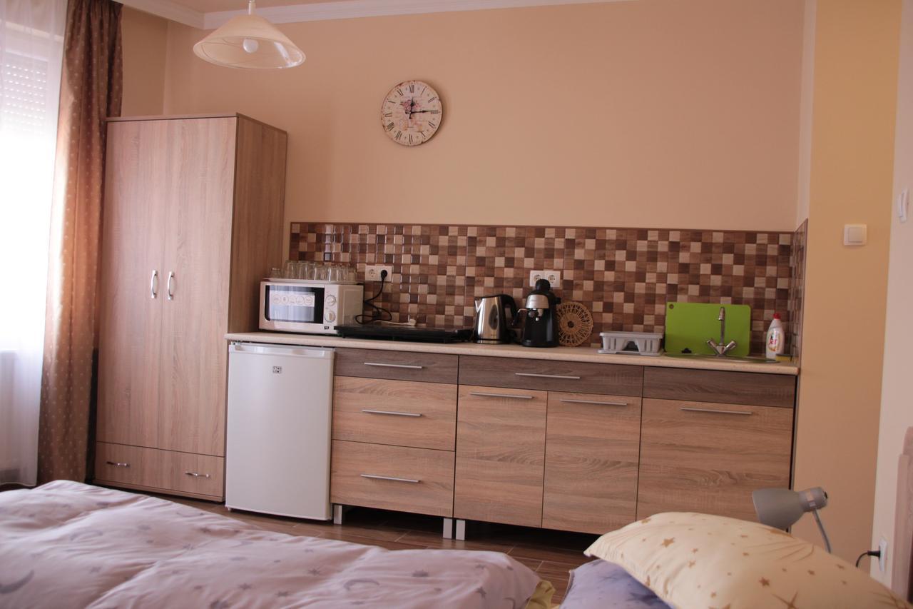 Hajdúszoboszló Imola Es Andrea Apartmanhaz 2 מראה חיצוני תמונה
