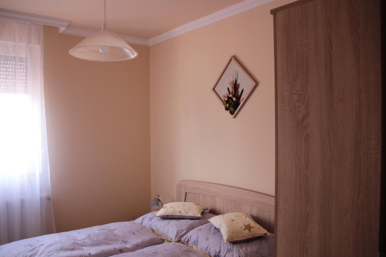 Hajdúszoboszló Imola Es Andrea Apartmanhaz 2 מראה חיצוני תמונה