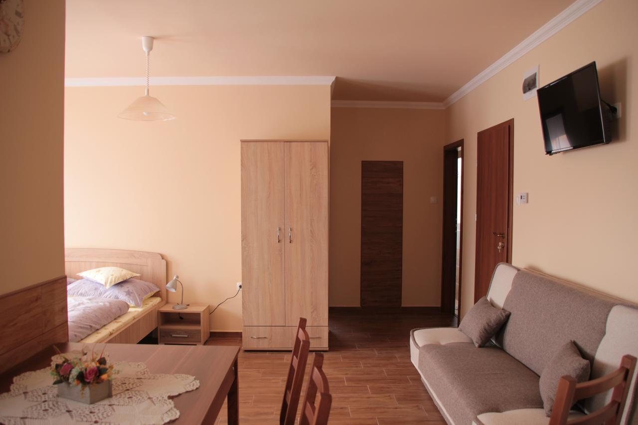 Hajdúszoboszló Imola Es Andrea Apartmanhaz 2 מראה חיצוני תמונה
