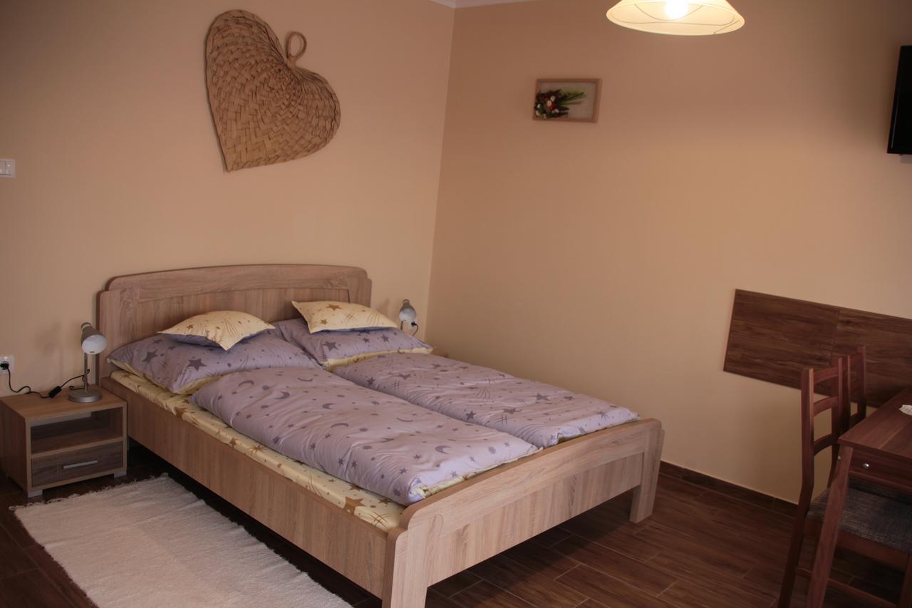 Hajdúszoboszló Imola Es Andrea Apartmanhaz 2 מראה חיצוני תמונה